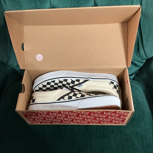 NEW VANS SLIP ONS MENS 8 WIDE